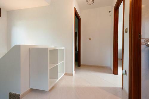 Casa Bella Lalin- 4 Double Bedroom Galician Country Home!