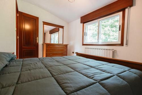 Casa Bella Lalin- 4 Double Bedroom Galician Country Home!