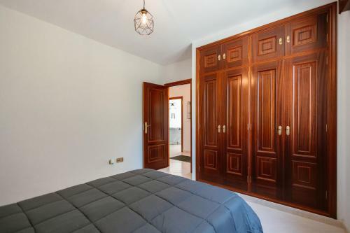 Casa Bella Lalin- 4 Double Bedroom Galician Country Home!