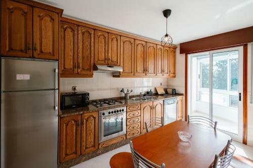 Casa Bella Lalin- 4 Double Bedroom Galician Country Home!