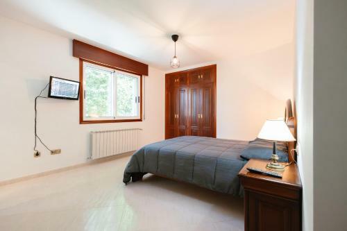 Casa Bella Lalin- 4 Double Bedroom Galician Country Home!
