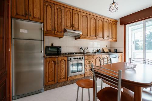 Casa Bella Lalin- 4 Double Bedroom Galician Country Home!