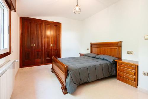 Casa Bella Lalin- 4 Double Bedroom Galician Country Home!