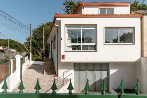 Casa Bella Lalin- 4 Double Bedroom Galician Country Home!