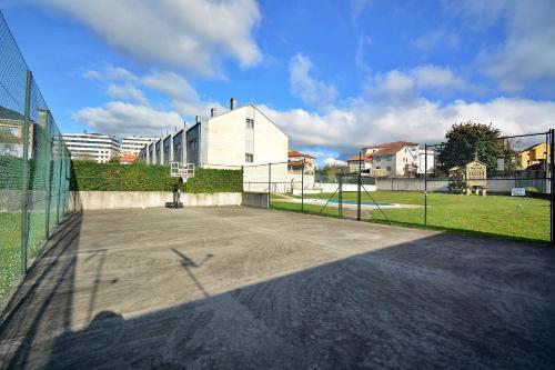 Adosado Con Piscina En Pontevedra