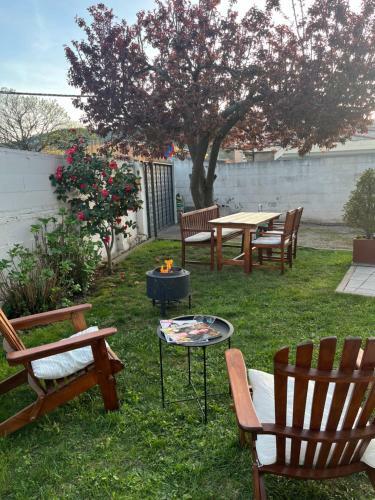 Hostal Eden Garden B&B