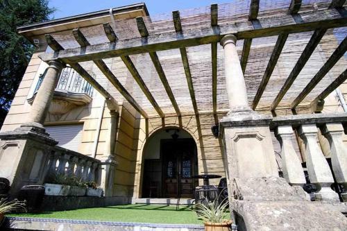 La Casona Del Front�n