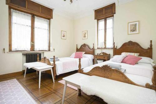 La Casona Del Front�n