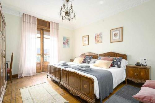 La Casona Del Front�n