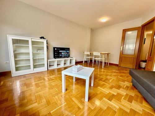 Apartamento Encantador Piso A 150m Del Tren