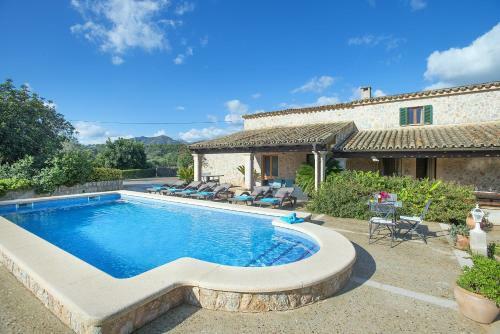 Owl Booking Villa Peric - Family And Friends