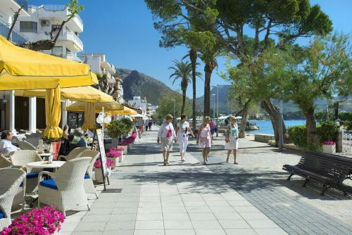 Owl Booking Villa Peric - Family And Friends