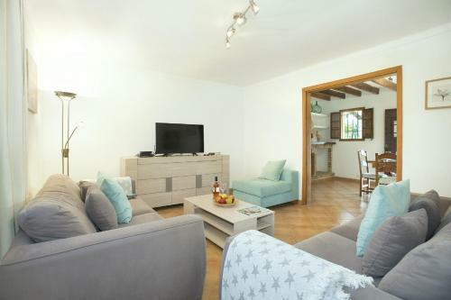 Owl Booking Villa Peric - Family And Friends