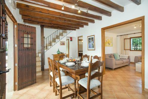 Owl Booking Villa Peric - Family And Friends