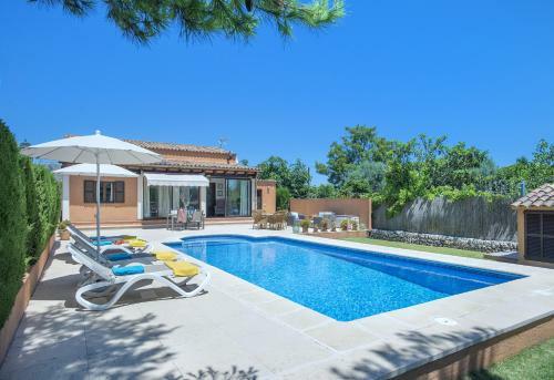 Owl Booking Villa Marvil - Exclusive Holidays