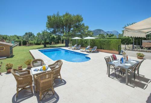 Owl Booking Villa Marvil - Exclusive Holidays