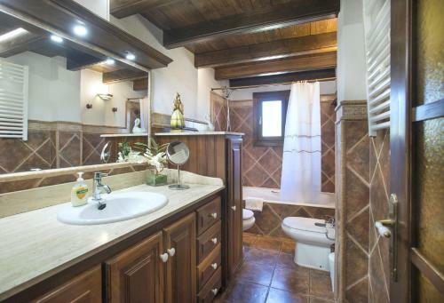 Owl Booking Villa Marvil - Exclusive Holidays