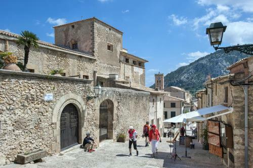 Owl Booking Villa Marvil - Exclusive Holidays