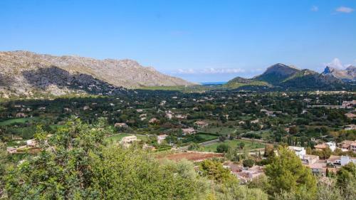 Townhouse With Pool And Mountain Views, Just 5 Min