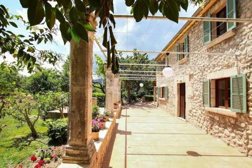 Villa Lovely Mallorquin Farmhouse In Pollensa