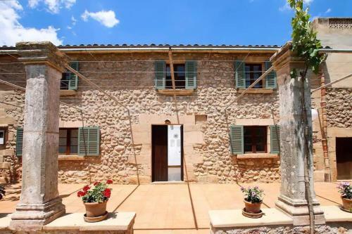 Villa Lovely Mallorquin Farmhouse In Pollensa
