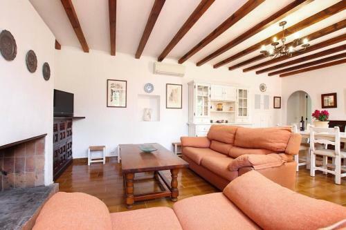 Villa Lovely Mallorquin Farmhouse In Pollensa