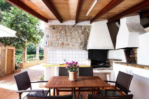 Villa Lovely Mallorquin Farmhouse In Pollensa