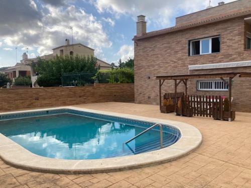 Grandioso Chalet En Castell De Pobla Montornes