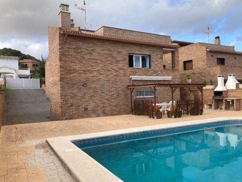Grandioso Chalet En Castell De Pobla Montornes
