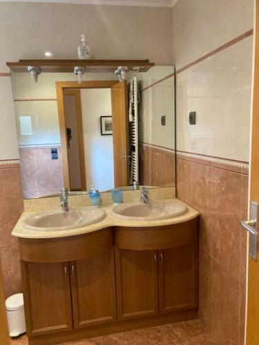 Grandioso Chalet En Castell De Pobla Montornes