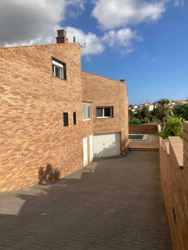 Grandioso Chalet En Castell De Pobla Montornes