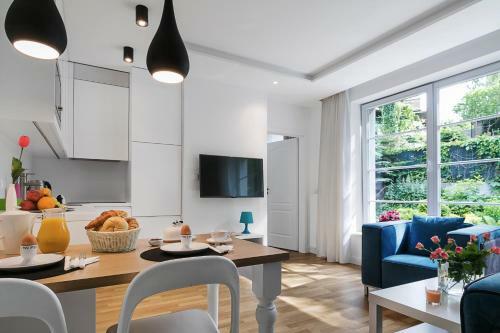 Costa Apartments