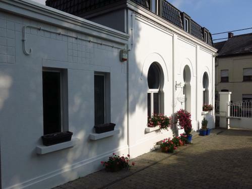 G�te De La Conciergerie Du Cheval Blanc