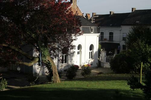 G�te De La Conciergerie Du Cheval Blanc