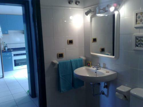 Apartamento Duplex Con Piscina En 1� Linea De Mar. Super Vistas