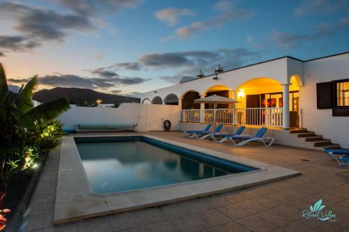 Remarkable 3-bed Villa In Playa Blanca