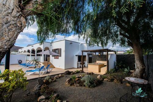 Remarkable 3-bed Villa In Playa Blanca