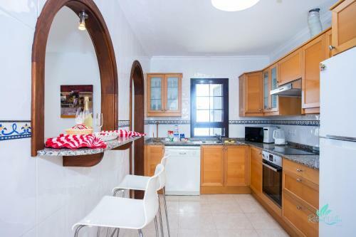 Remarkable 3-bed Villa In Playa Blanca