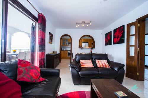 Remarkable 3-bed Villa In Playa Blanca