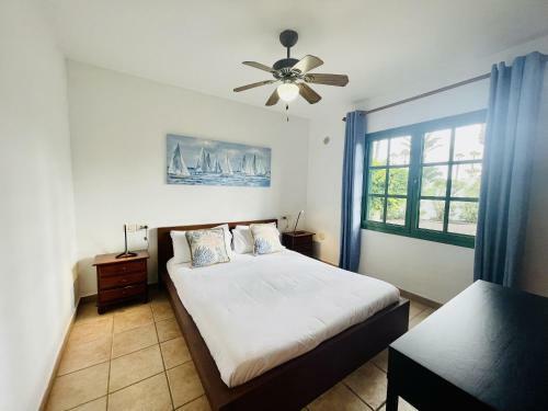 Villa Flamingo Beach Bungalow - Casa Iris