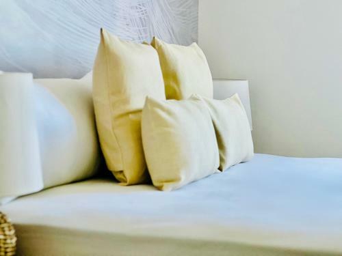 Canaryislandshost L Room