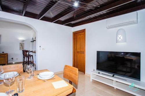 Inviting 3-bed Villa In Playa Blanca
