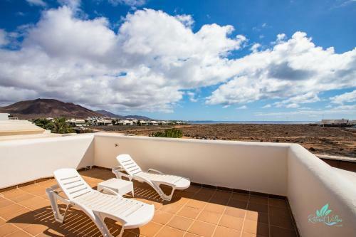 Inviting 3-bed Villa In Playa Blanca
