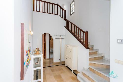 Inviting 3-bed Villa In Playa Blanca