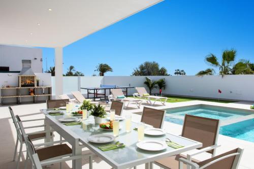 Villa Esmerad By Villa Plus