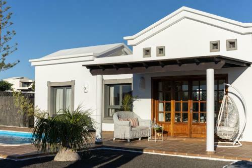 Villa Mo Luxury Heated Pool
