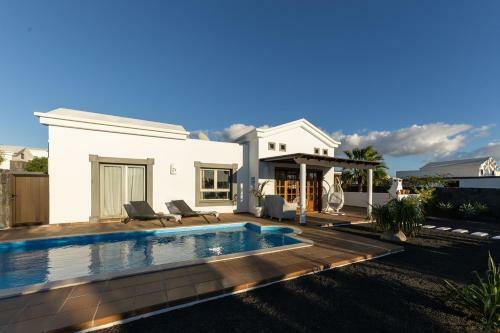 Villa Mo Luxury Heated Pool