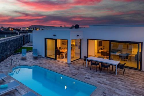 Villa Mercedes Luz By Villa Plus