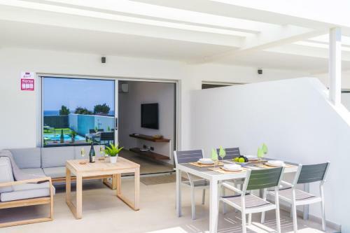 Villa Verde Blanca By Villa Plus
