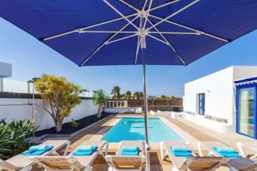 Villa Castillo Del Aguila By Villa Plus